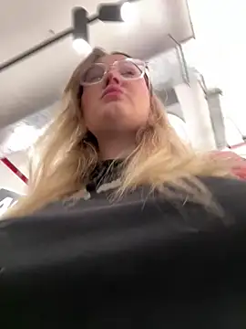 Teya moon  online show from 8, 2, 2026