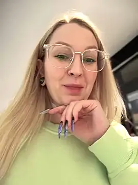 Teya moon  online show from 4, 1, 2025