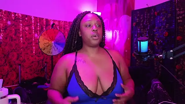 Snapshot of cheriserozequeen chatting on 18, 4, 2026 cheriserozequeen online show from 18, 4, 2026
