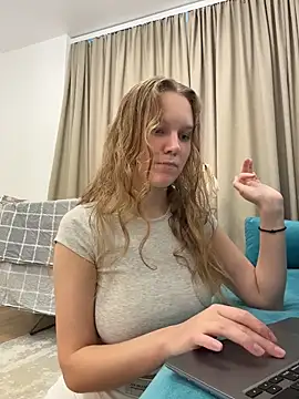 Snapshot of Ketitull chatting on 5, 4, 2026 Ketitull online show from 5, 4, 2026