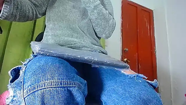 hairy pussywet online show from 15, 4, 2026