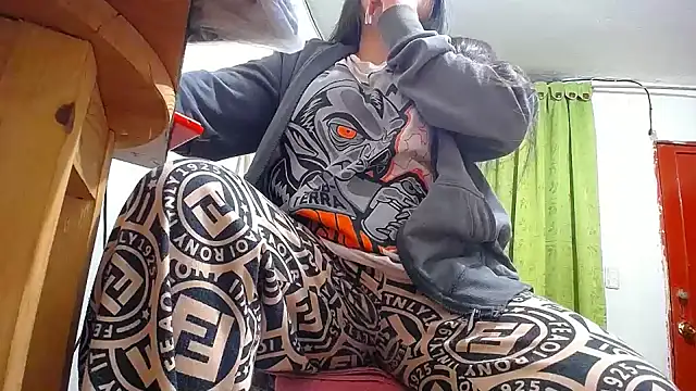 hairy pussywet online show from 21, 4, 2026