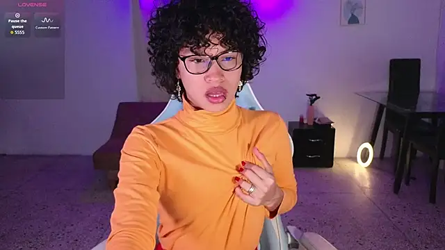 Peggy Funn online show from 31, 10, 2025