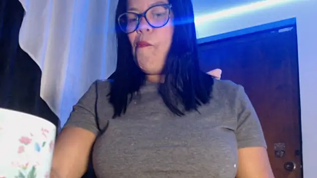 Snapshot of sofia_lopez76 chatting on 2, 3, 2025 sofia lopez76 online show from 2, 3, 2025