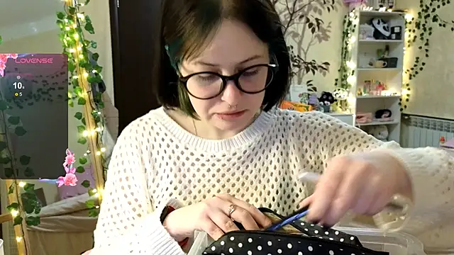 lily noris online show from 7, 12, 2024