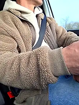 Snapshot of Zeefy chatting on 4, 11, 2025 Zeefy online show from 4, 11, 2025