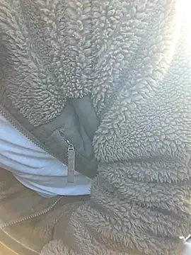 Snapshot of Zeefy chatting on 3, 10, 2025 Zeefy online show from 3, 10, 2025