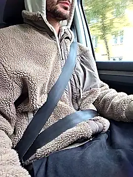 Snapshot of Zeefy chatting on 6, 10, 2025 Zeefy online show from 6, 10, 2025