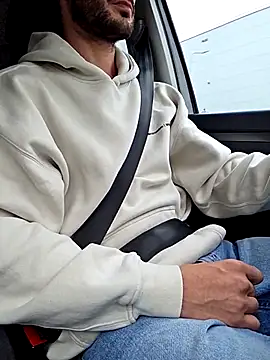 Snapshot of Zeefy chatting on 12, 10, 2025 Zeefy online show from 12, 10, 2025