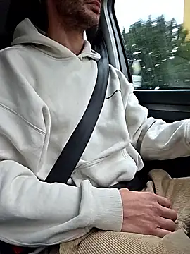 Snapshot of Zeefy chatting on 13, 11, 2025 Zeefy online show from 13, 11, 2025