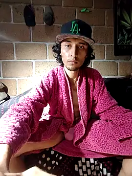 Pitudo20cmm online show from 18, 9, 2025