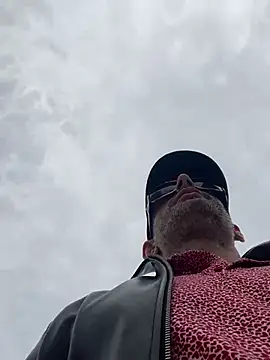 hailzeffn online show from 12, 4, 2026