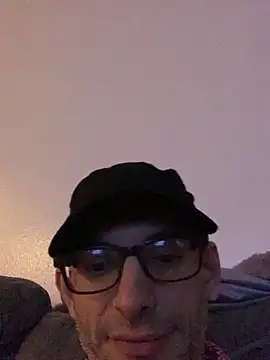 hailzeffn online show from 6, 4, 2026