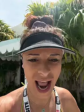 Snapshot of therealbeverlycious chatting on 12, 5, 2026 therealbeverlycious online show from 12, 5, 2026