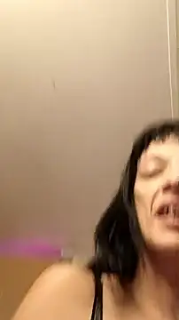 whitetrashdirtyslut online show from 20, 12, 2025