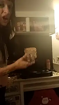 whitetrashdirtyslut online show from 17, 12, 2025