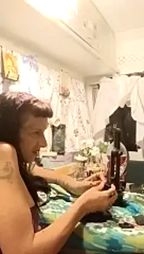 whitetrashdirtyslut online show from 22, 3, 2026