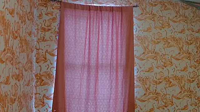 strawberrysmoothie online show from 11, 3, 2026