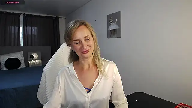 Vanessa Nowak online show from 5, 7, 2026