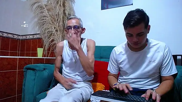 Leon hot X online show from 23, 1, 2025
