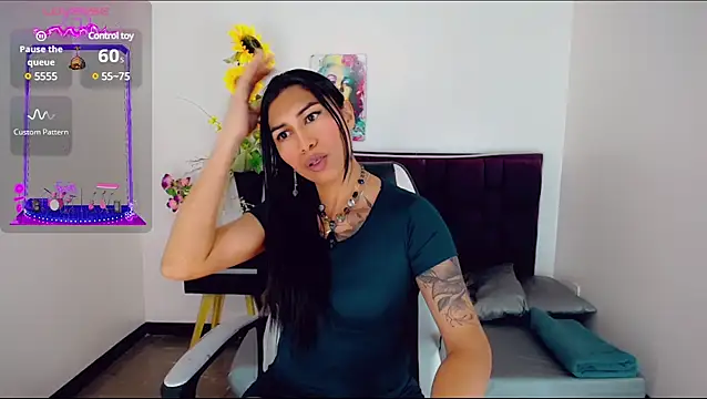 khiara moretti online show from 22, 3, 2025