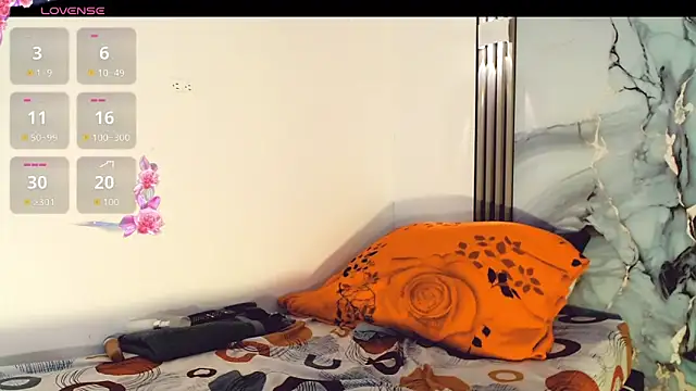 khiara moretti online show from 2, 12, 2025