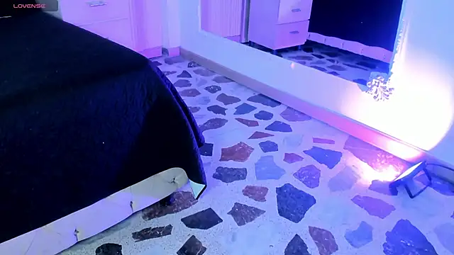 Agathaargent  online show from 12, 10, 2025