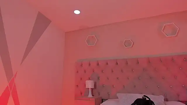 Agathaargent  online show from 22, 12, 2025