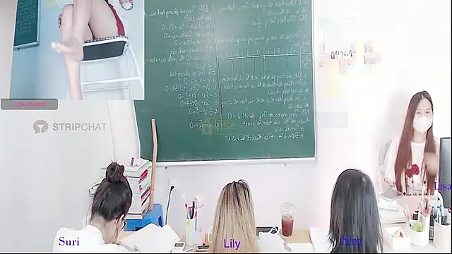 Snapshot of _Math_ chatting on 11, 5, 2026 Math online show from 11, 5, 2026