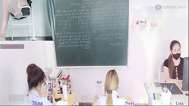 Snapshot of _Math_ chatting on 7, 6, 2026 Math online show from 7, 6, 2026