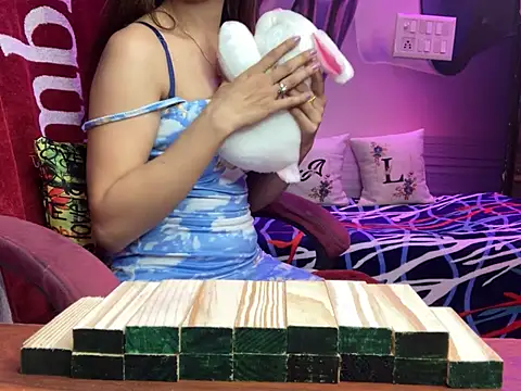 Royal girl 1 online show from 27, 2, 2025