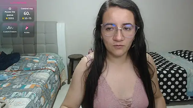 Snapshot of Dayanna_Smitt chatting on 2, 11, 2025 Dayanna Smitt online show from 2, 11, 2025