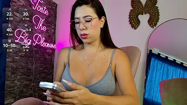 Skarlet219 online show from 6, 2, 2026