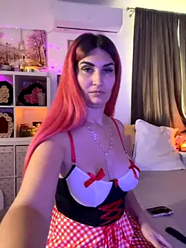 EvelynFrances online show from 8, 10, 2025