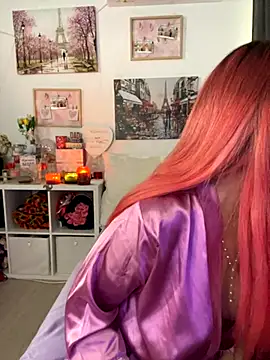 EvelynFrances online show from 3, 10, 2025
