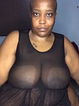 Snapshot of sotho_ssbbw chatting on 25, 5, 2026 sotho ssbbw online show from 25, 5, 2026