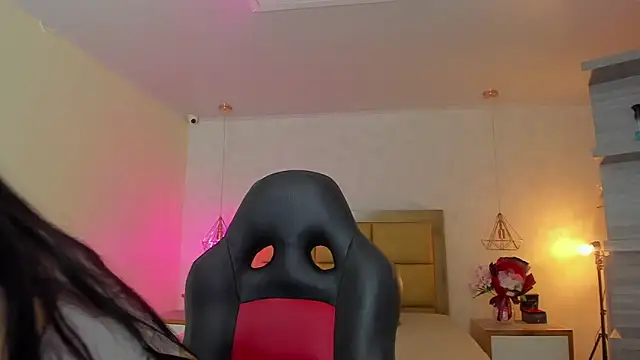 LARSONMIA online show from 19, 2, 2026