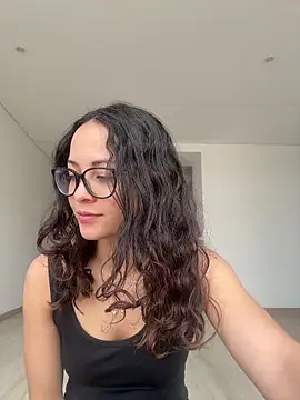 Megan Rodrigo online show from 15, 5, 2026
