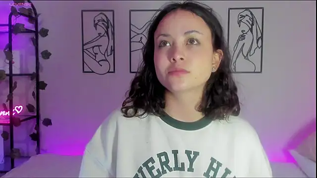 Megan Rodrigo online show from 9, 2, 2025