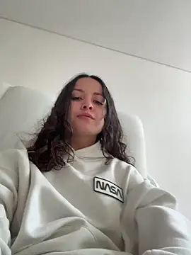 Megan Rodrigo online show from 26, 5, 2026