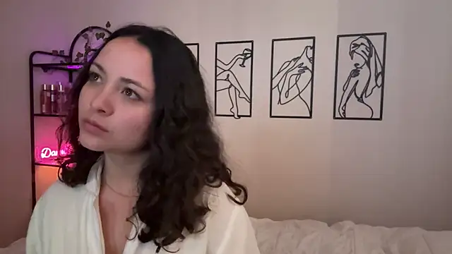 Snapshot of Megan_Rodrigo chatting on 19, 11, 2025 Megan Rodrigo online show from 19, 11, 2025