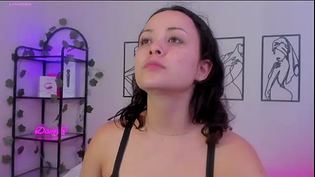 Megan Rodrigo online show from 19, 2, 2025