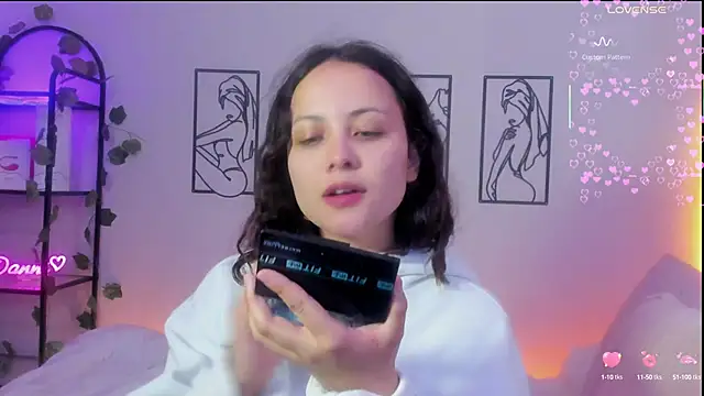 Megan Rodrigo online show from 17, 2, 2025