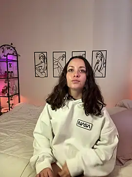 Snapshot of Megan_Rodrigo chatting on 28, 11, 2025 Megan Rodrigo online show from 28, 11, 2025