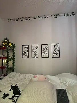 Megan Rodrigo online show from 14, 12, 2025