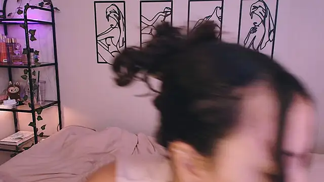 Snapshot of Megan_Rodrigo chatting on 20, 10, 2025 Megan Rodrigo online show from 20, 10, 2025