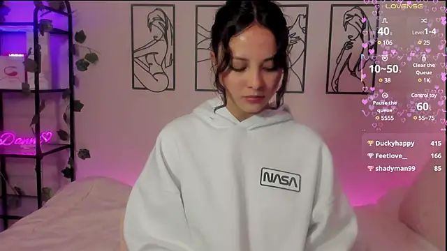 Megan Rodrigo online show from 17, 2, 2025