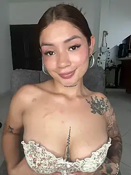 Roxanne 08 online show from 15, 1, 2025