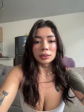 Roxanne 08 online show from 27, 6, 2026