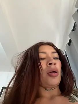 Roxanne 08 online show from 3, 1, 2025